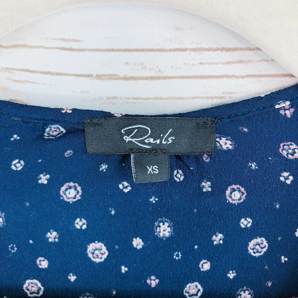 Rails Top Size Xs Beaux Floral Vneck Button Up Tie - image 6